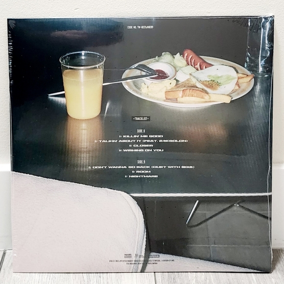 JIHYO (TWICE) Zone Melon Color Vinyl - Picture 2 of 3